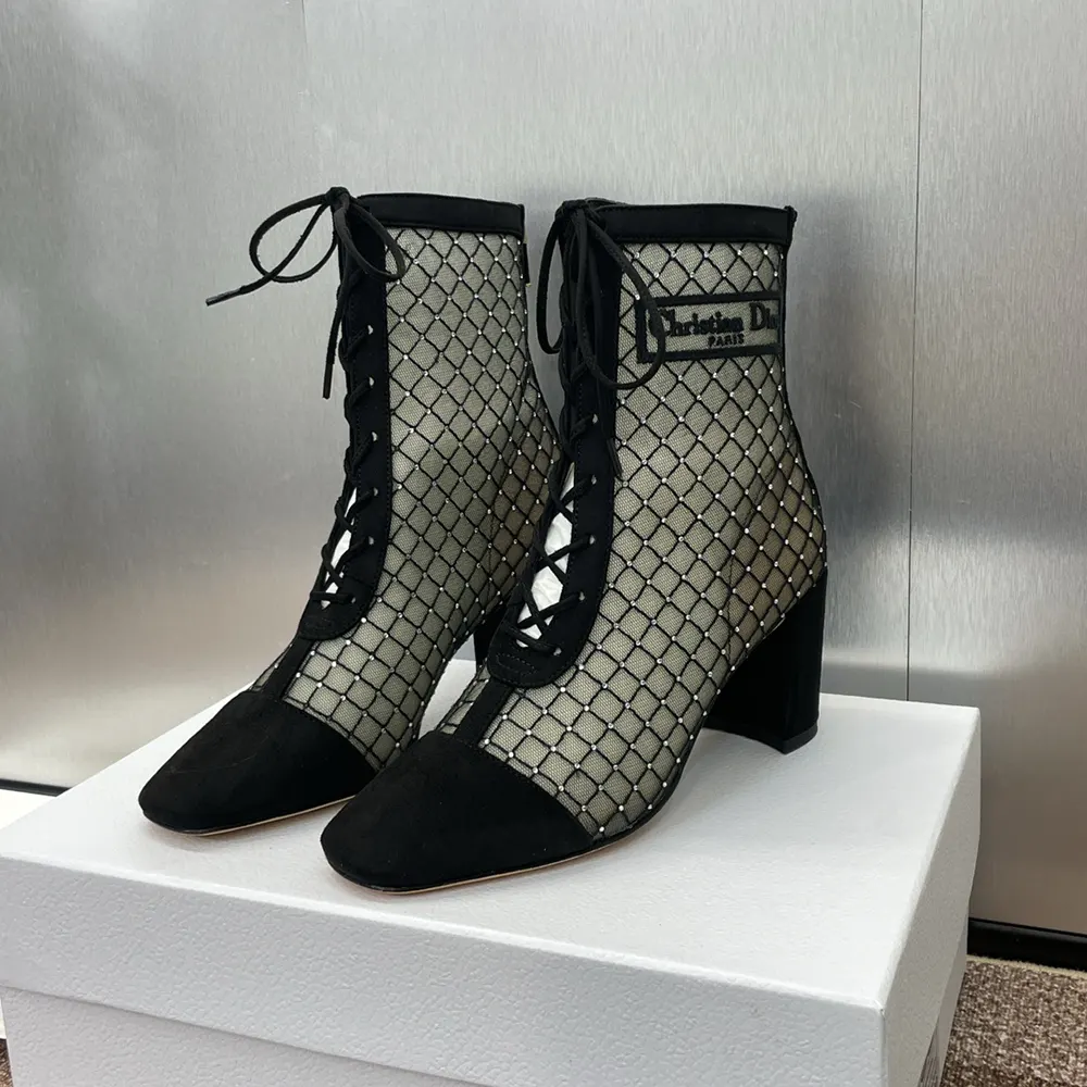 Rear view showing black zip closure on Dior Women Naughtily-D boot