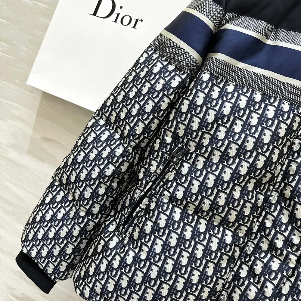Dior Men Reversible Cropped Puffer Jacket Blue and Ecru Dior Oblique Quilted Technical Taffeta - image 9