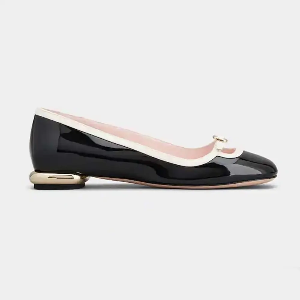 Side angle of Roger Vivier Women Viv’ Podium Ballerinas in Patent Leather-Black
