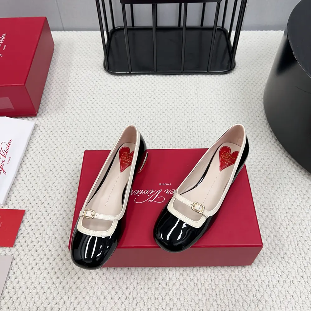 Top view showing glossy finish of Roger Vivier Women Viv’ Podium Ballerinas