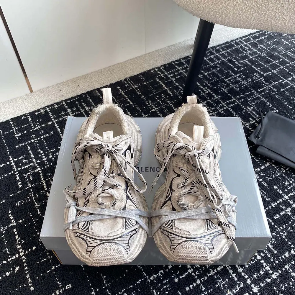 Close-up of Balenciaga Unisex 3XL Sneaker tonal lace closure