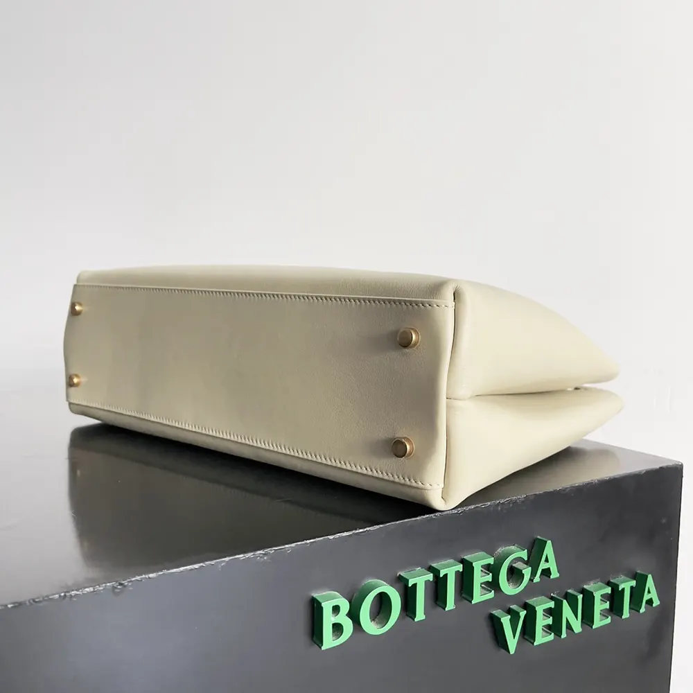Bottega Veneta Women Andiamo in Silky Calf Leather-810214V4O922190 - image 6