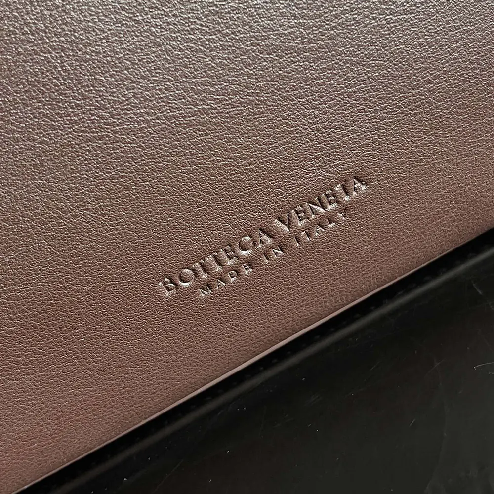 Bottega Veneta Women Large Andiamo in Silky Calf Leather-806010V4O922190 - image 10