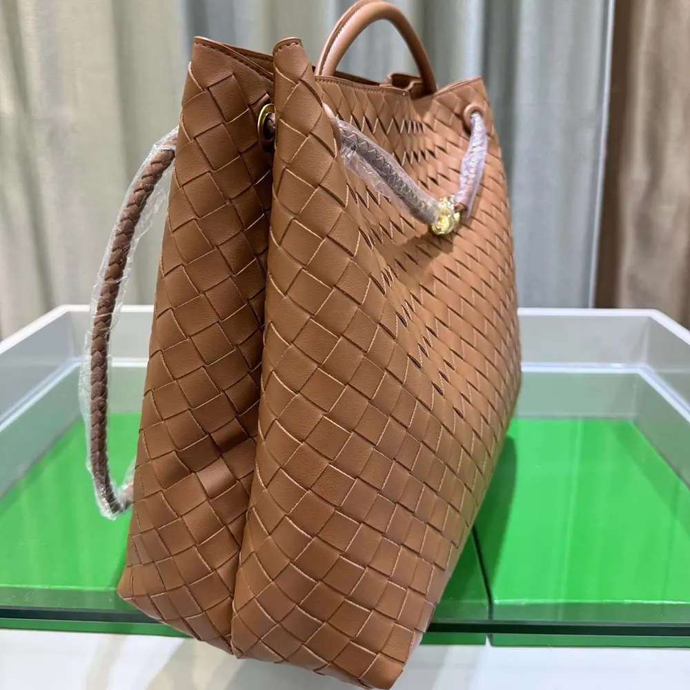 Bottega Veneta Women Medium Andiamo Intrecciato Leather Top Handle Bag-Brown - image 5