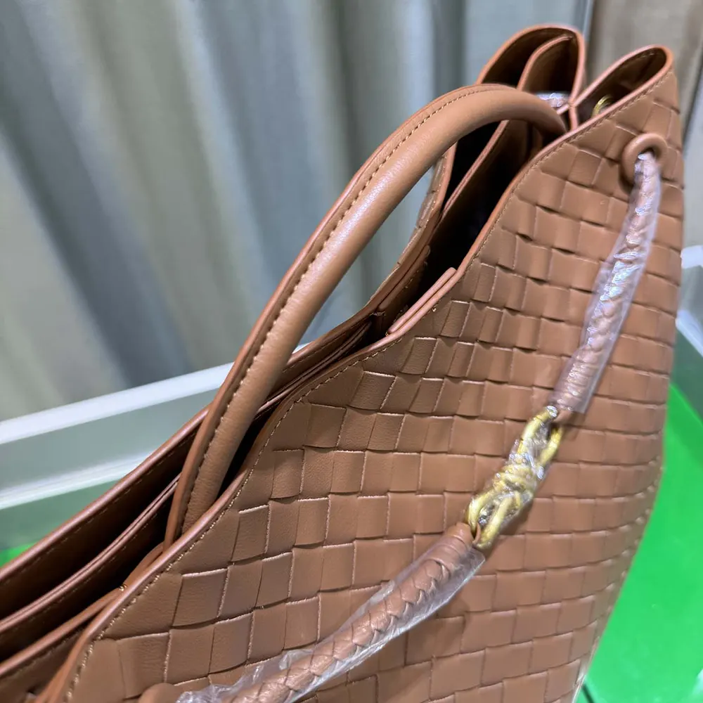Bottega Veneta Women Medium Andiamo Intrecciato Leather Top Handle Bag-Brown - image 8