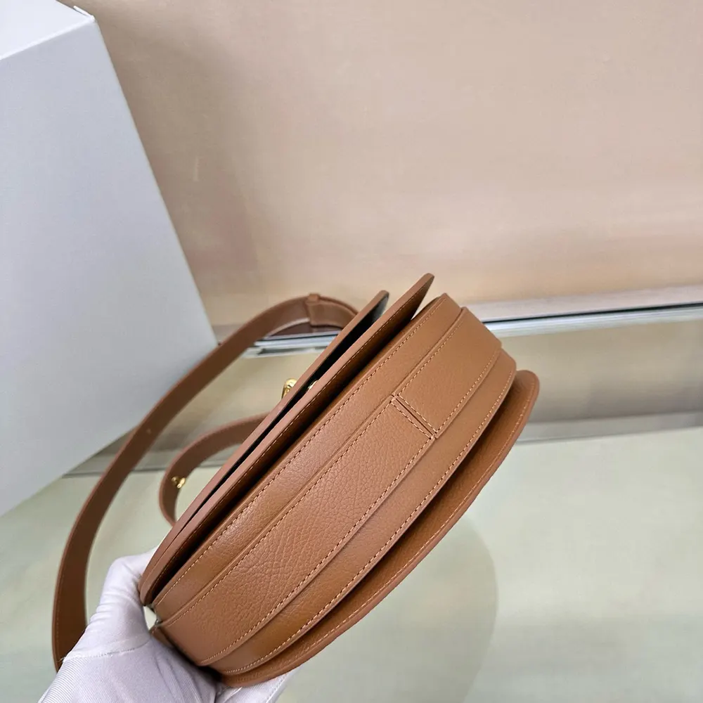 Burberry Women Medium Rocking Horse Bag - image 9