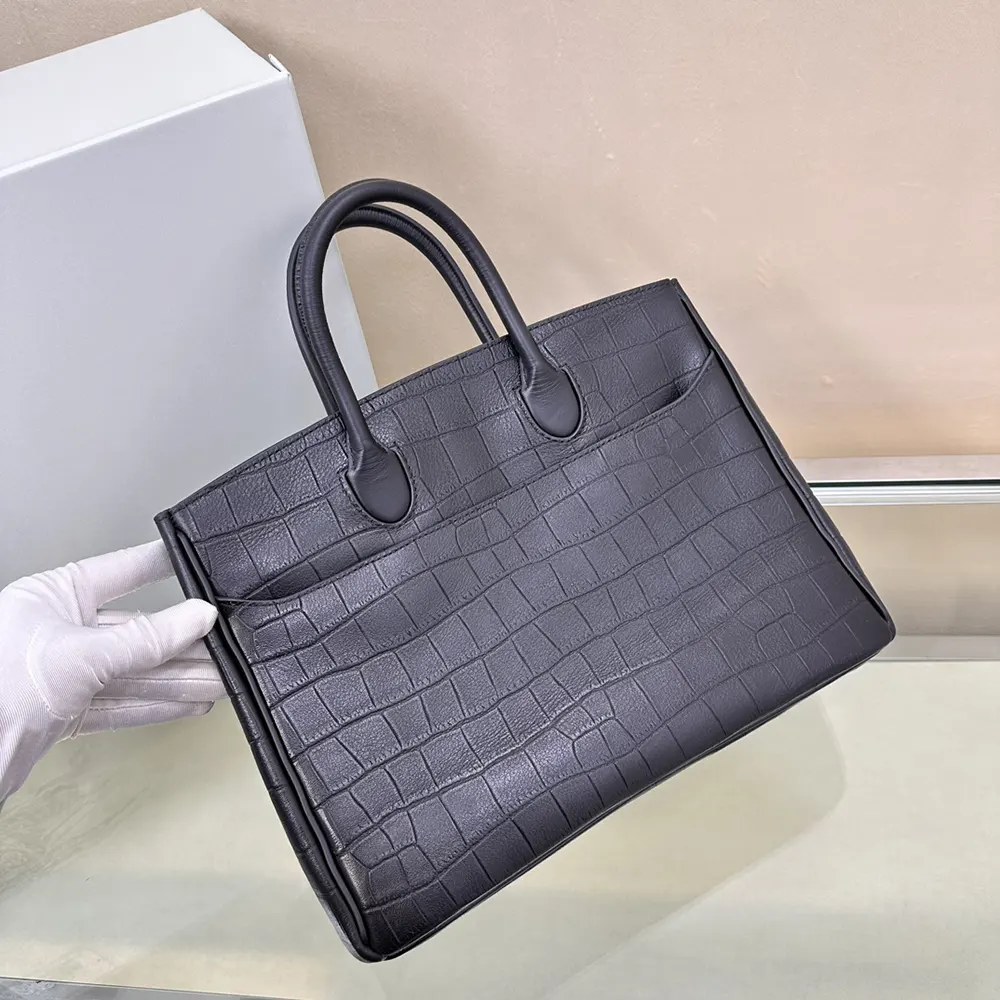 Burberry Women Medium Rocking Horse Tote - image 5