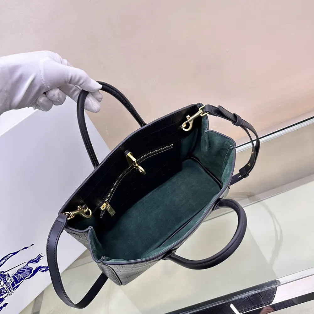 Burberry Women Medium Rocking Horse Tote - image 8