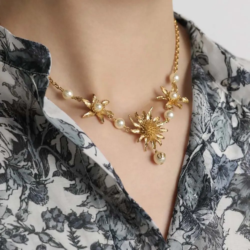 Dior Women Chardons Short Necklace Gold-Finish Metal and White Resin Pearls - image 9
