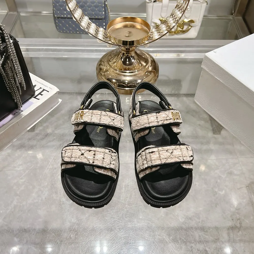 Close-up of cannage tweed detail on Dior Women Dioract Sandal