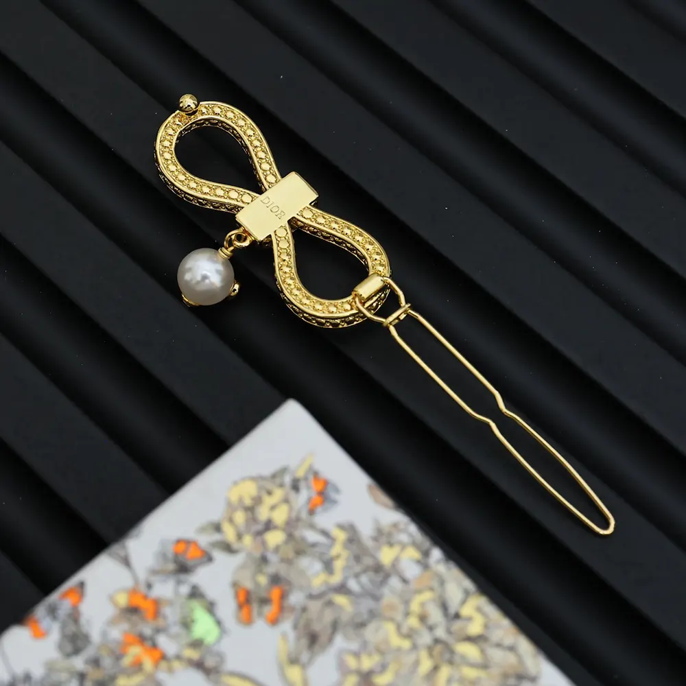 Dior Women Le Nœud de Dior Barrette Champagne-Finish Metal with a White Resin Pearl - image 4