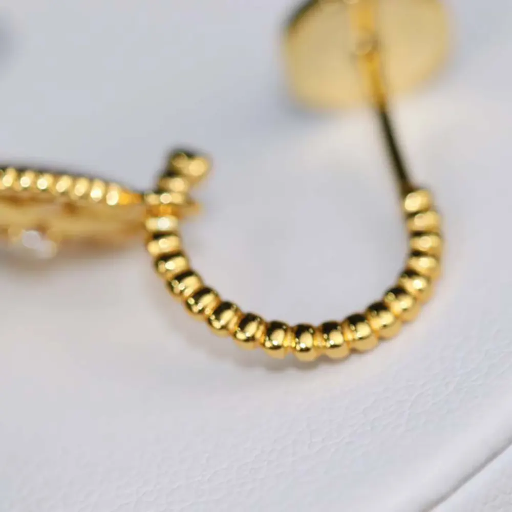 Dior Women Rose des Vents Earrings Yellow Gold Diamonds and Mother-of-Pearl - image 7