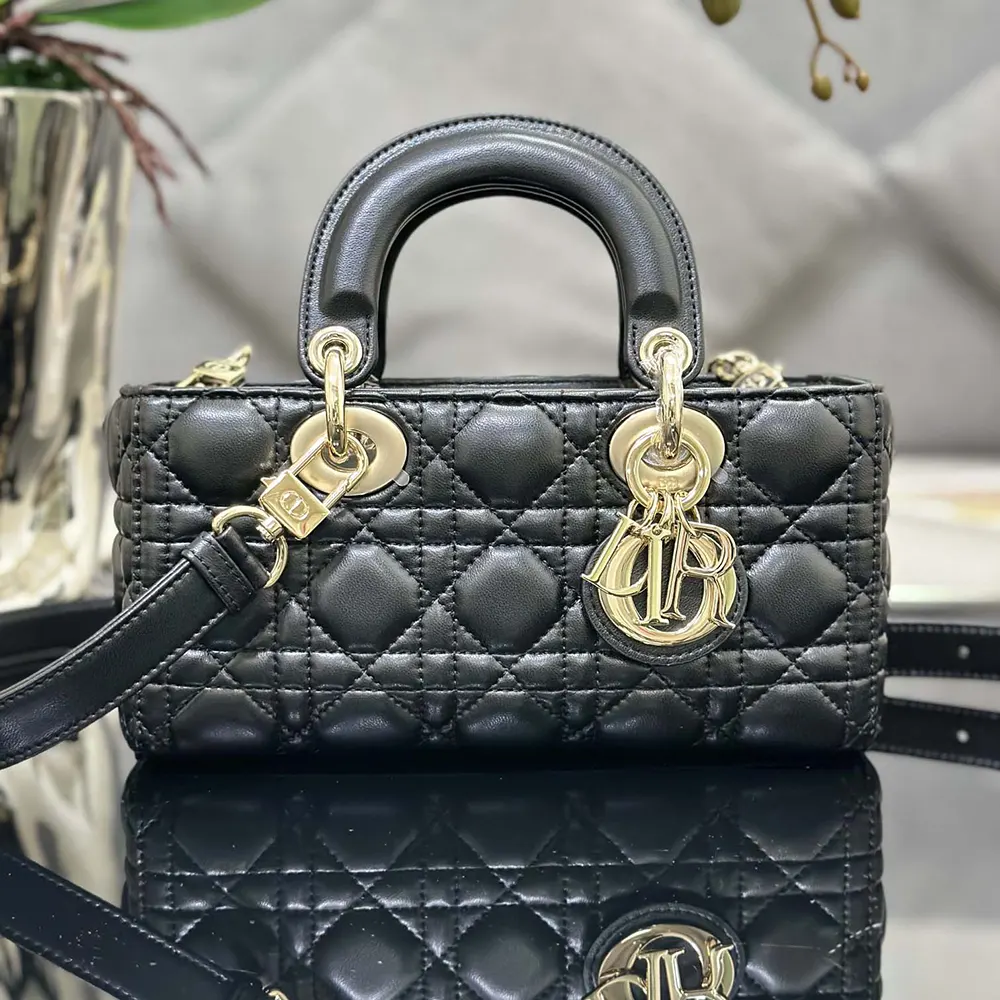 Close-up of Dior Women Small Lady D-Joy Bag’s Cannage stitching detail