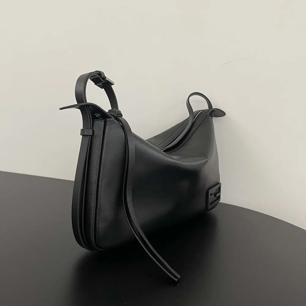 Fendi Unisex Simply Fendi Medium Black Leather Bag - image 4