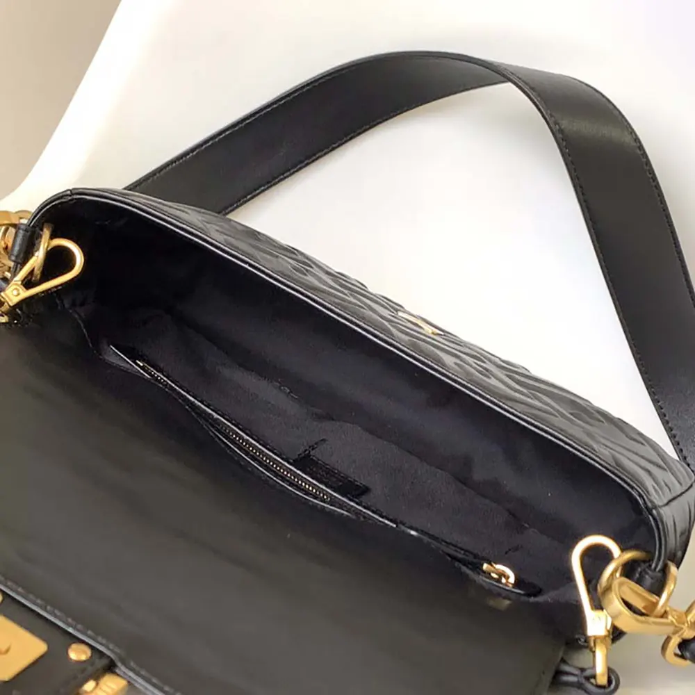 Fendi Women Medium Baguette Black Leather Bag - image 9