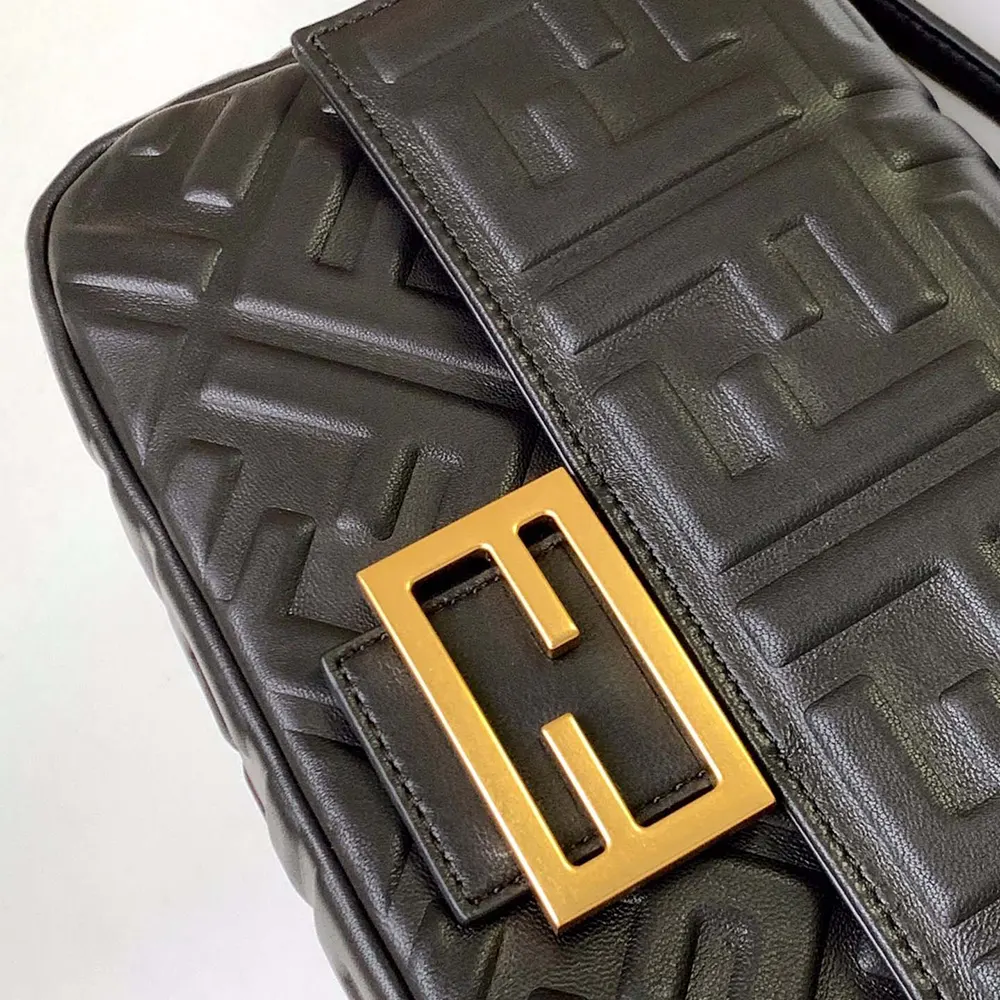 Fendi Women Medium Baguette Black Leather Bag - image 8