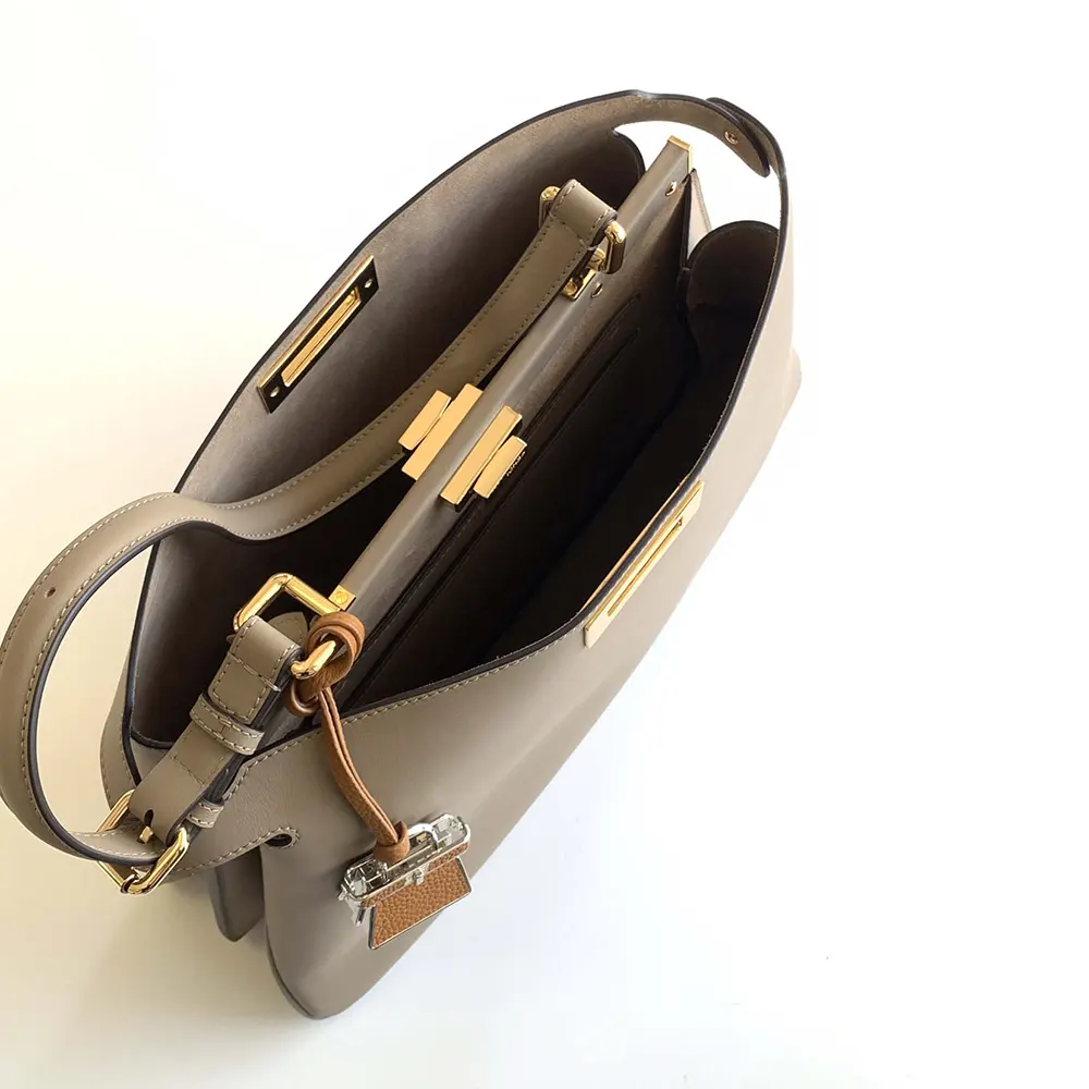 Fendi Women Peekaboo Soft Large Dove gray Leather Bag - image 6