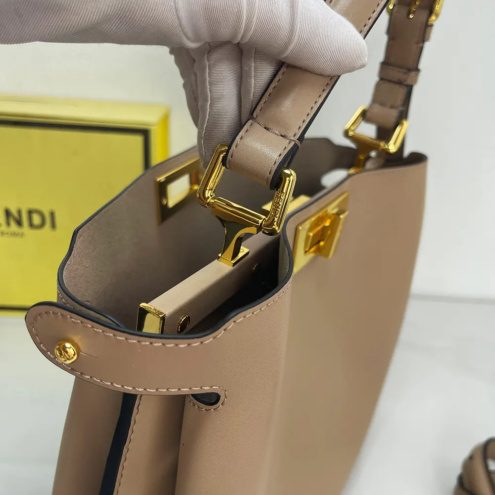 Fendi Women Peekaboo Soft Medium Dove Gray Leather Bag - image 7