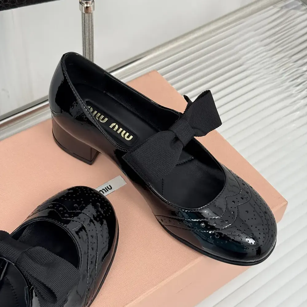 Miu Miu Women Patent Leather Pumps with Bow-Black - image 6