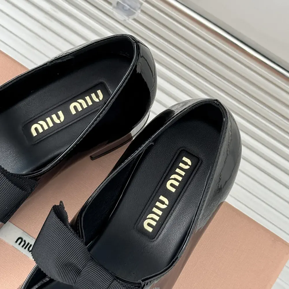 Miu Miu Women Patent Leather Pumps with Bow-Black - image 7