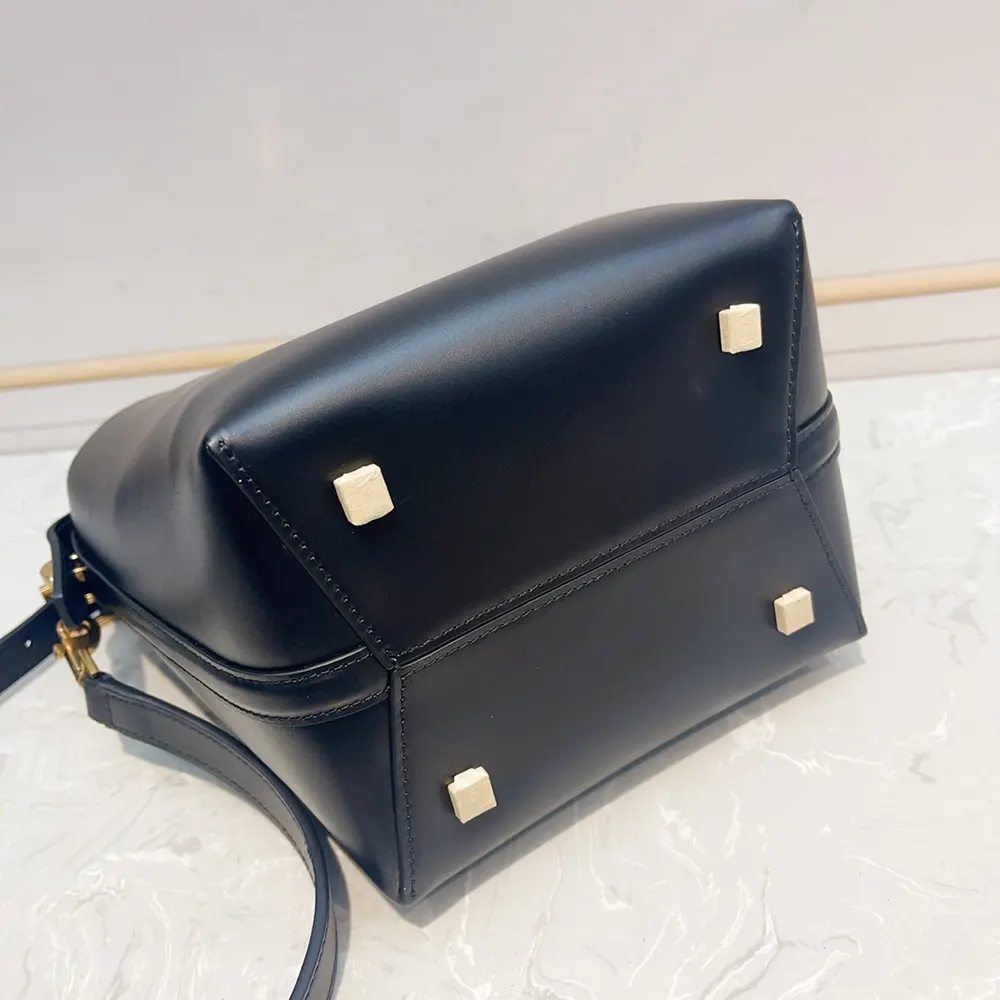 Saint Laurent YSL Women Le 37 Small in Shiny Leather-Black - image 6