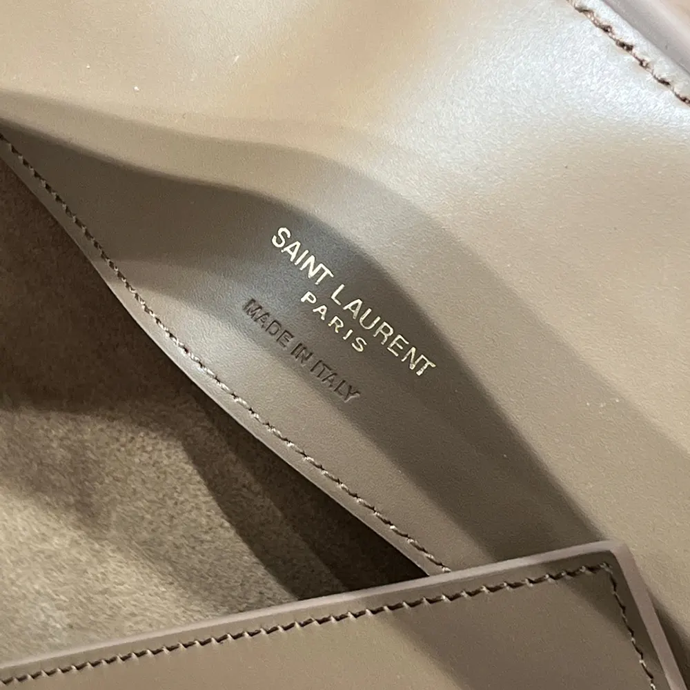 Saint Laurent YSL Women Le 37 Small in Shiny Leather-Brown - image 8