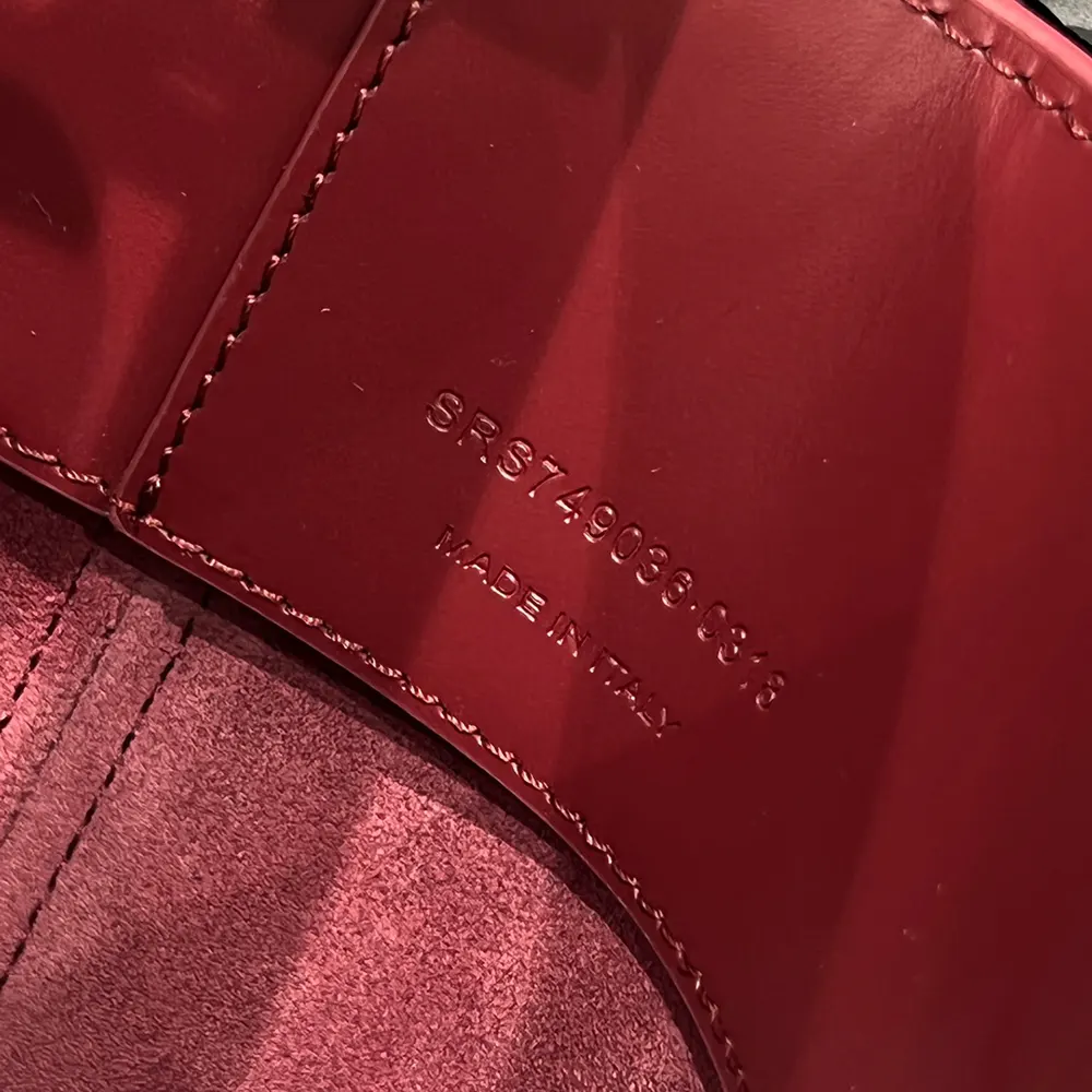 Saint Laurent YSL Women Le 37 Small in Shiny Leather-Maroon - image 6