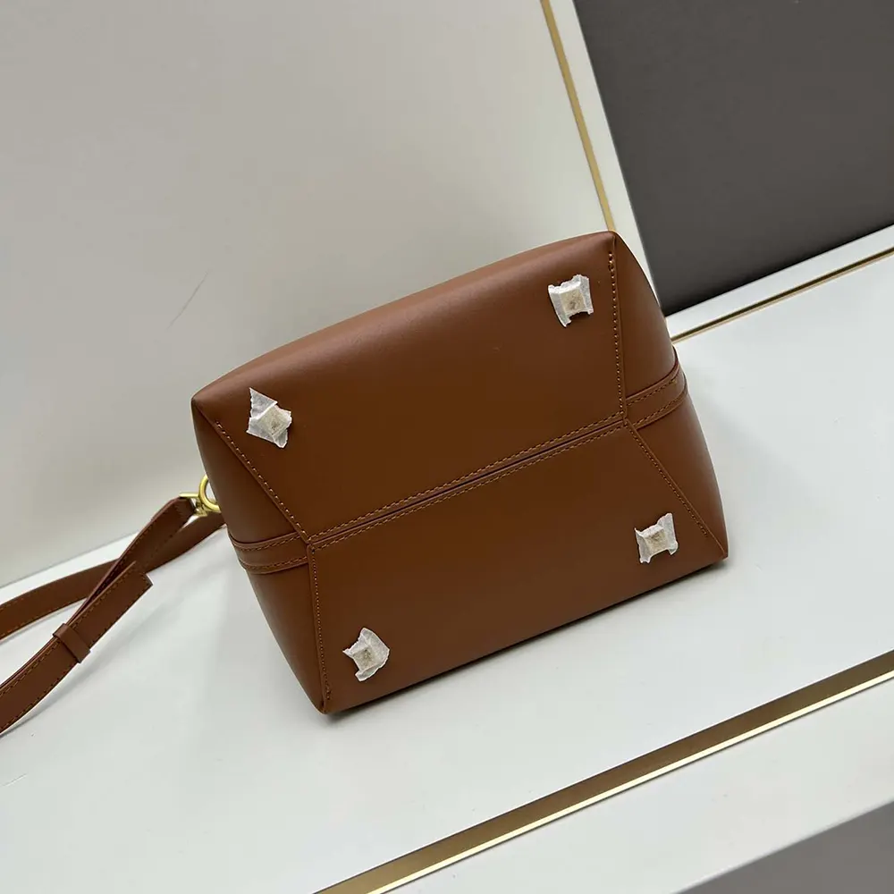 Saint Laurent YSL Women Le 37 in Shiny Leather-Brown - image 6