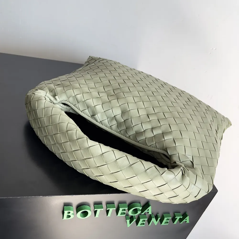 Bottega Veneta Women Hop Shoulder Bag in Calfskin Leather-Olive - image 4