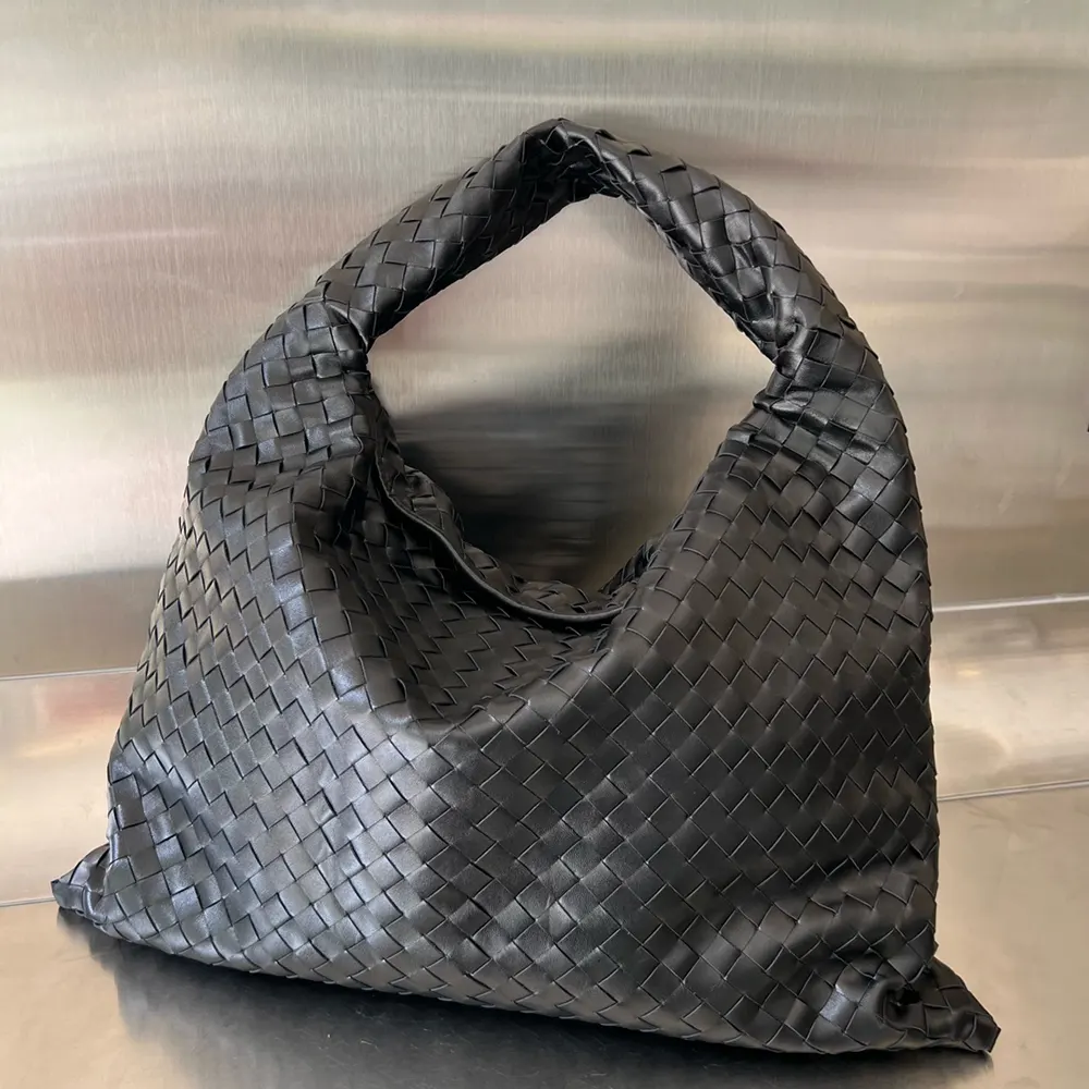 Bottega Veneta Women Large Hop Shoulder Bag in Calf Leather-Black - image 4