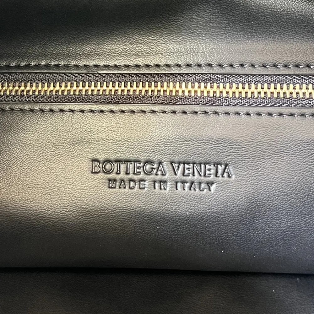 Bottega Veneta Women Large Hop Shoulder Bag in Calf Leather-Black - image 10