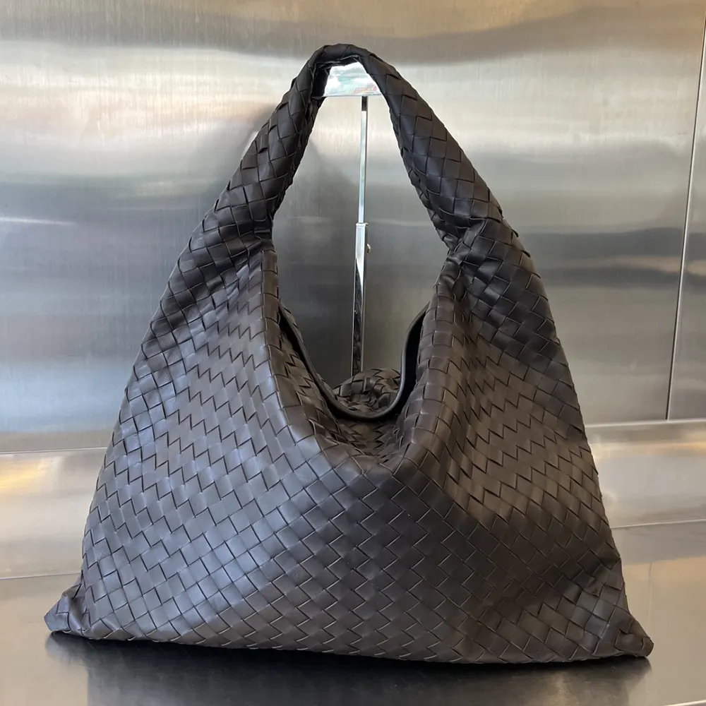 Close-up of signature woven leather detail on Bottega Veneta Large Hop Shoulder Bag