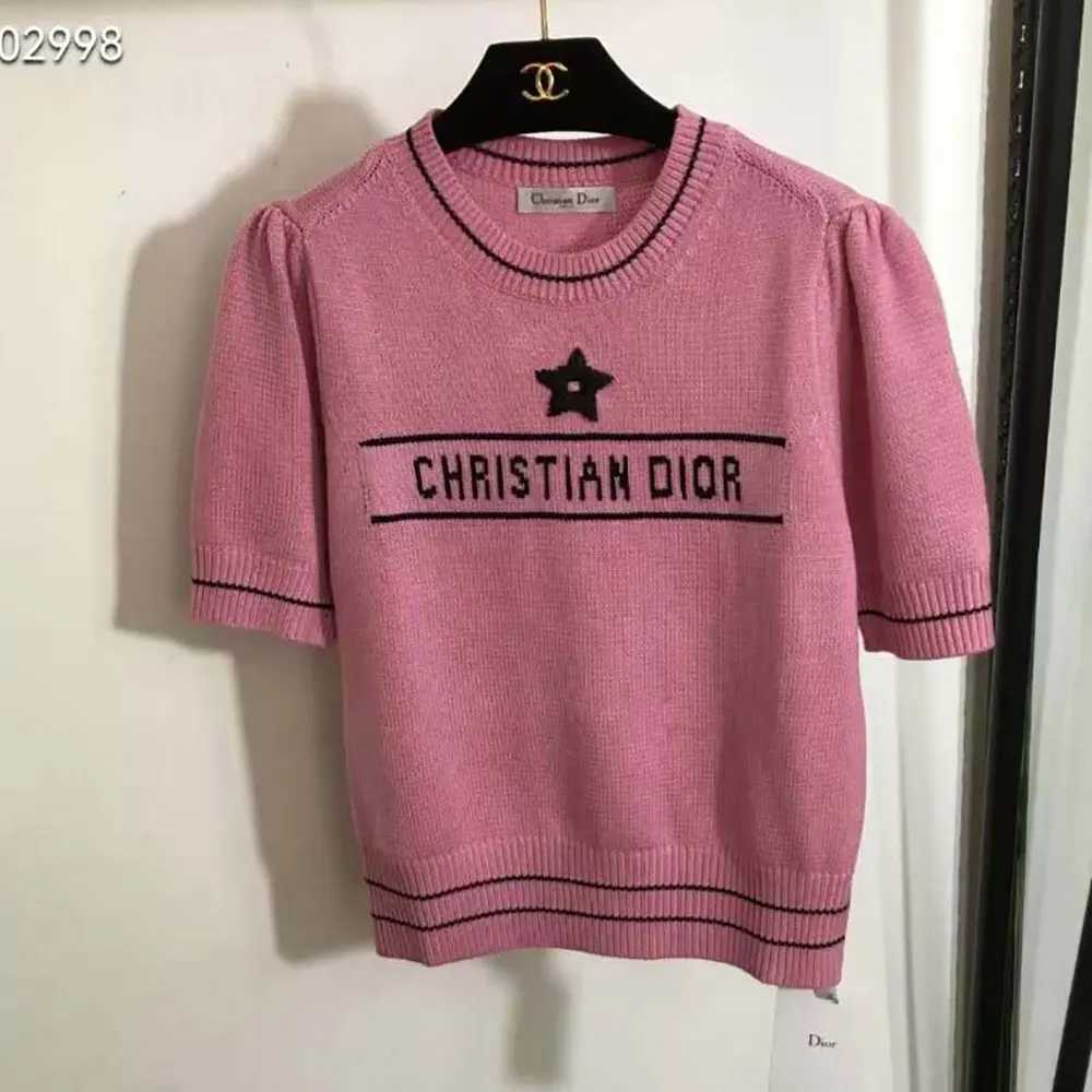 Close-up of texture and embroidery on Dior Women Christian Dior Short-Sleeved Sweater Pink