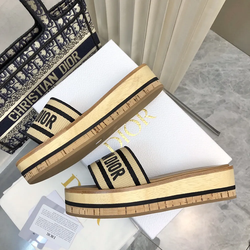 Dior Women Dway Platform Slide Natural Raffia and Black Embroidered Cotton - image 9