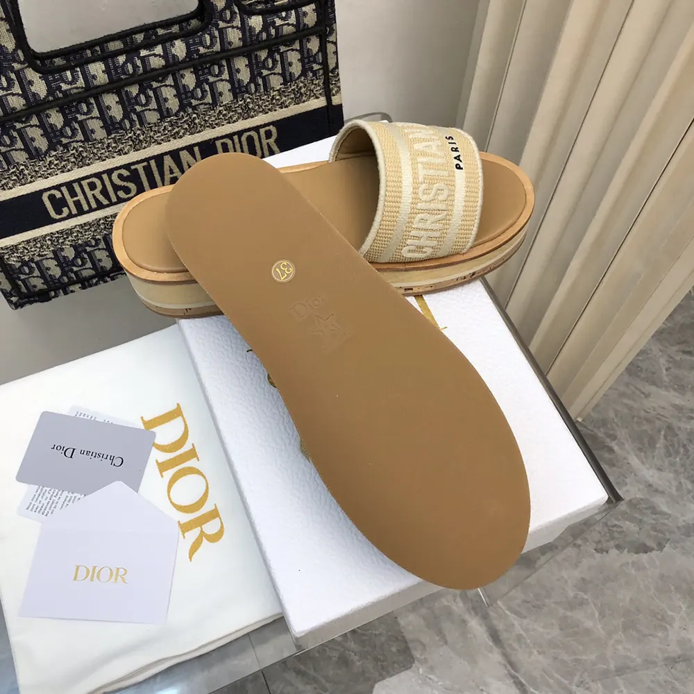 Dior Women Dway Platform Slide Natural Raffia and White Embroidered Cotton - image 10