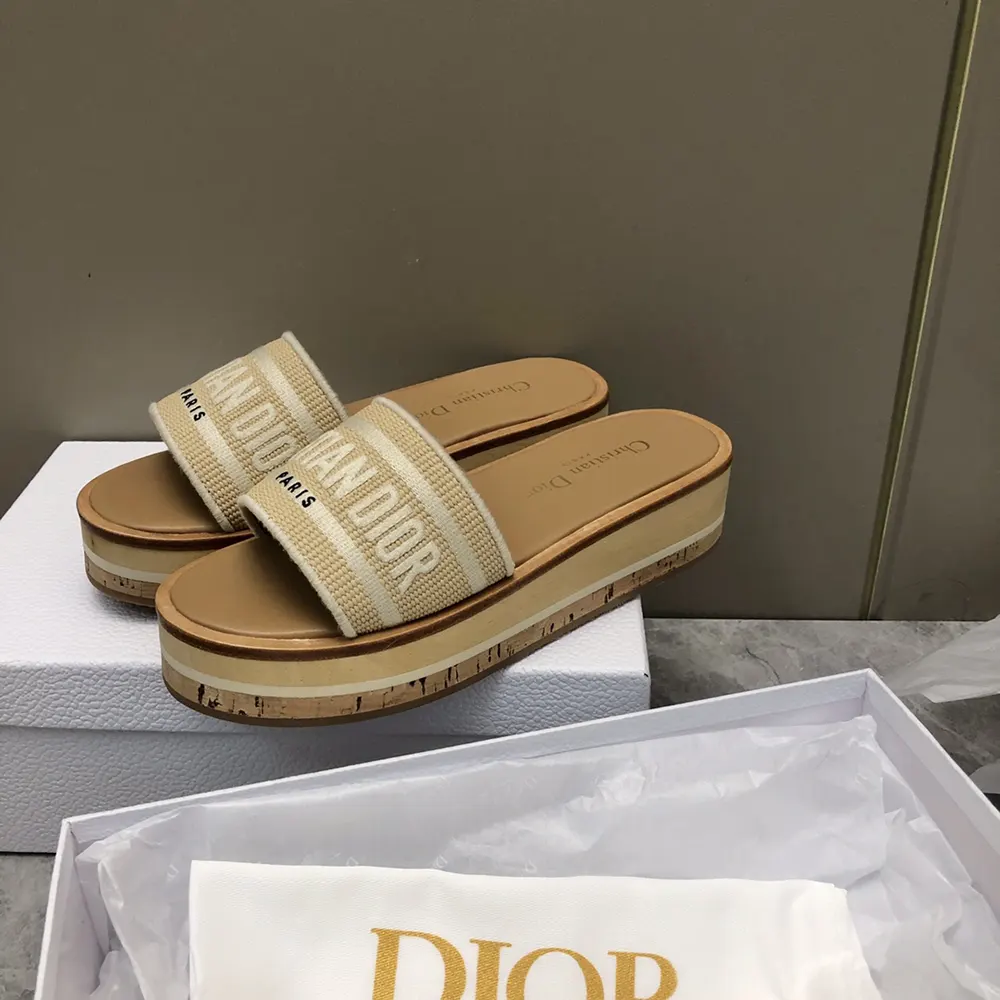 Dior Women Dway Platform Slide Natural Raffia and White Embroidered Cotton - image 4