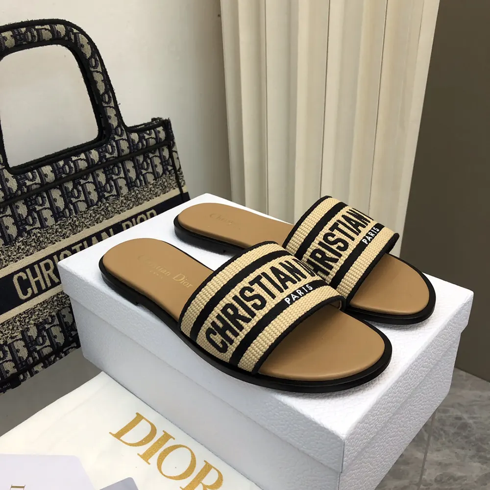 Top angle showing flat slide silhouette of Dior Women Dway Slide