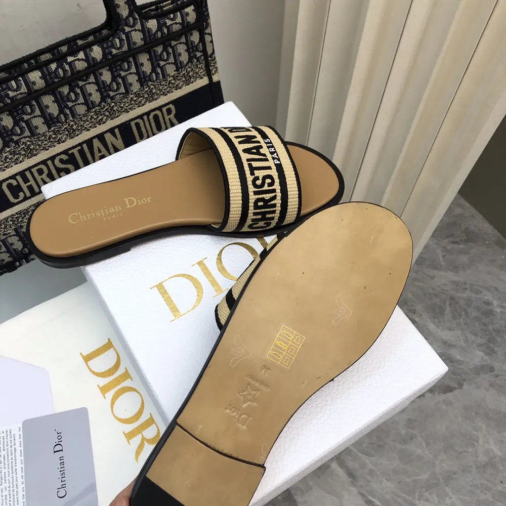 Dior Women Dway Slide Natural Raffia and Black Embroidered Cotton - image 10