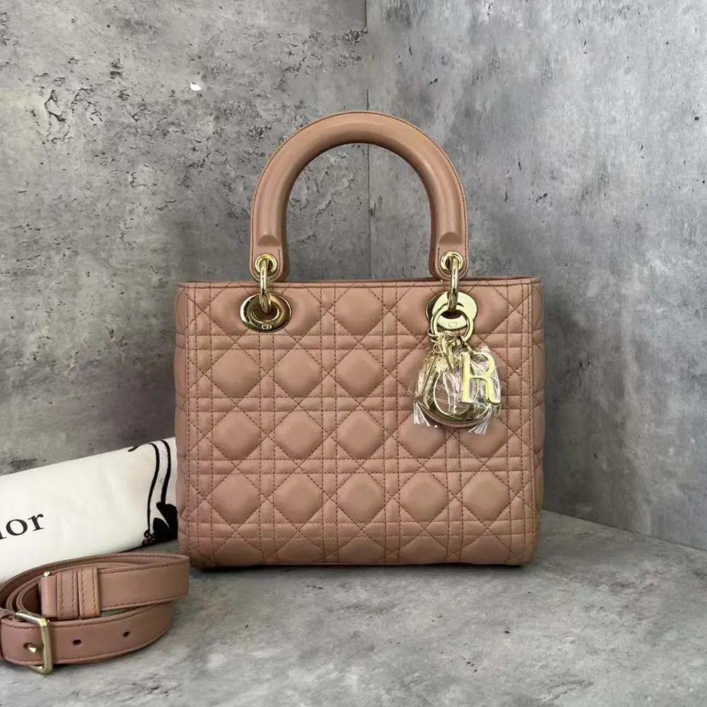 Close-up of cannage stitching on Dior Women Medium Lady Dior Bag