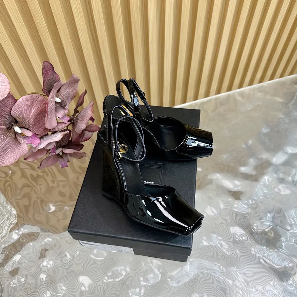 Saint Laurent YSL Women La Scandale Wedges in Patent Leather-Black - image 9