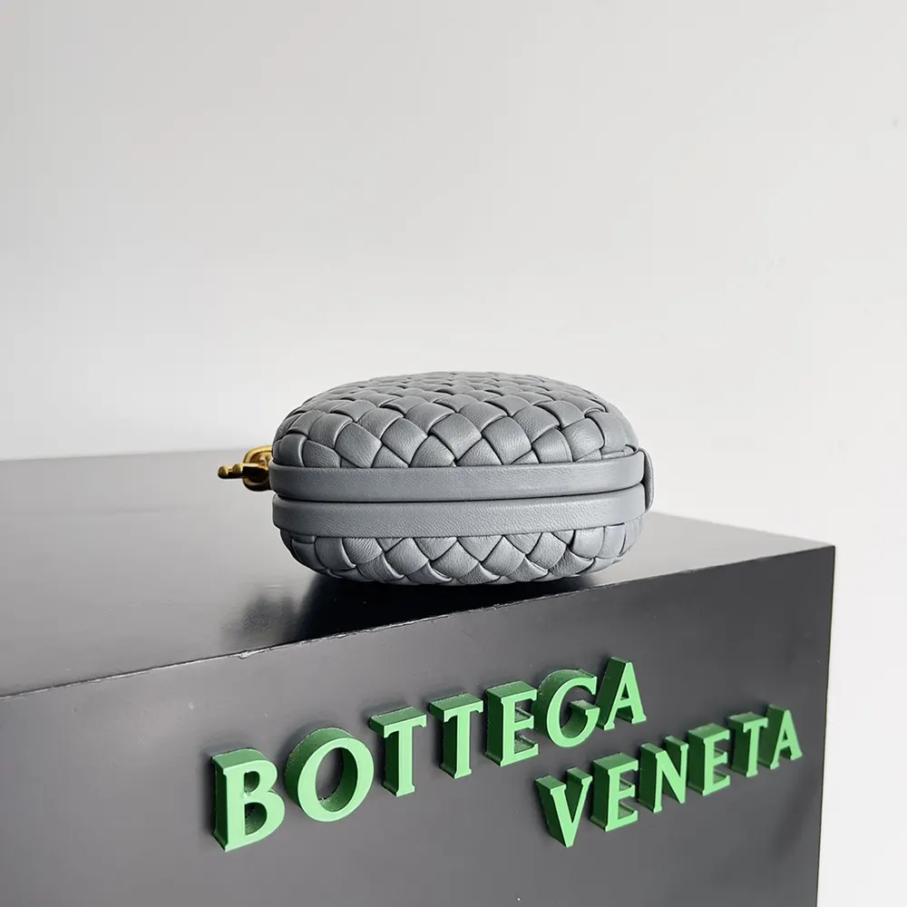 Bottega Veneta Women Knot Minaudière Clutch in Calfskin Leather-Grey - image 5