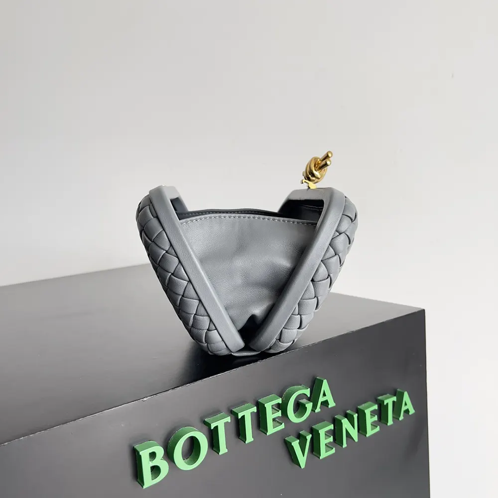 Bottega Veneta Women Knot Minaudière Clutch in Calfskin Leather-Grey - image 6