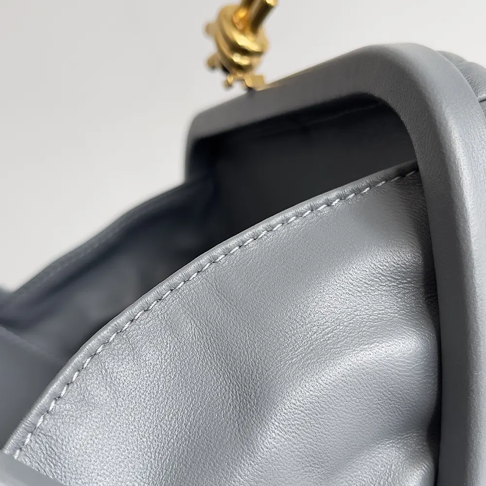 Bottega Veneta Women Knot Minaudière Clutch in Calfskin Leather-Grey - image 9