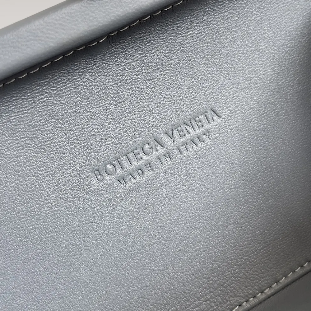 Bottega Veneta Women Knot Minaudière Clutch in Calfskin Leather-Grey - image 8