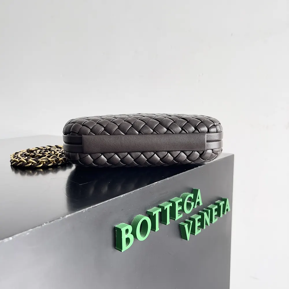Bottega Veneta Women Knot Minaudière Clutch in Calfskin Leather-Maroon - image 4