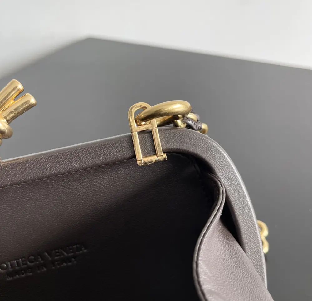 Bottega Veneta Women Knot Minaudière Clutch in Calfskin Leather-Maroon - image 7