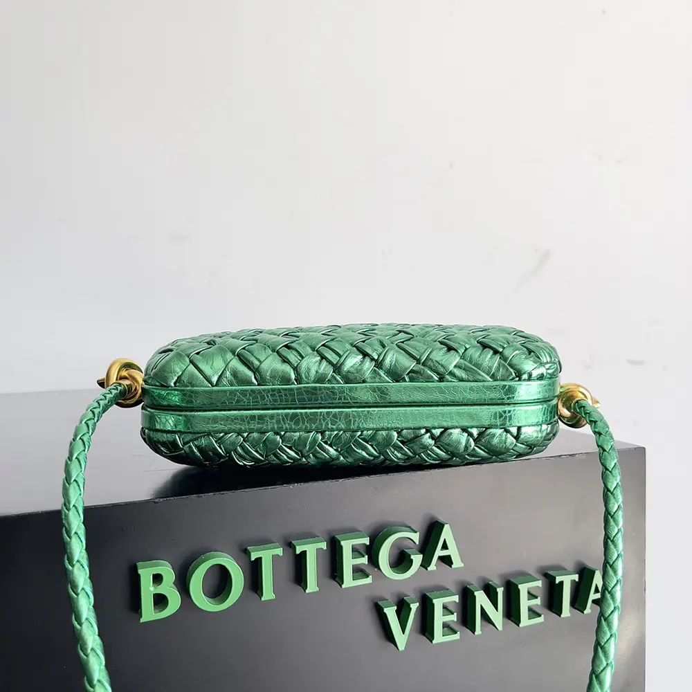 Bottega Veneta Women Knot Minaudiere On Strap-Green - image 5