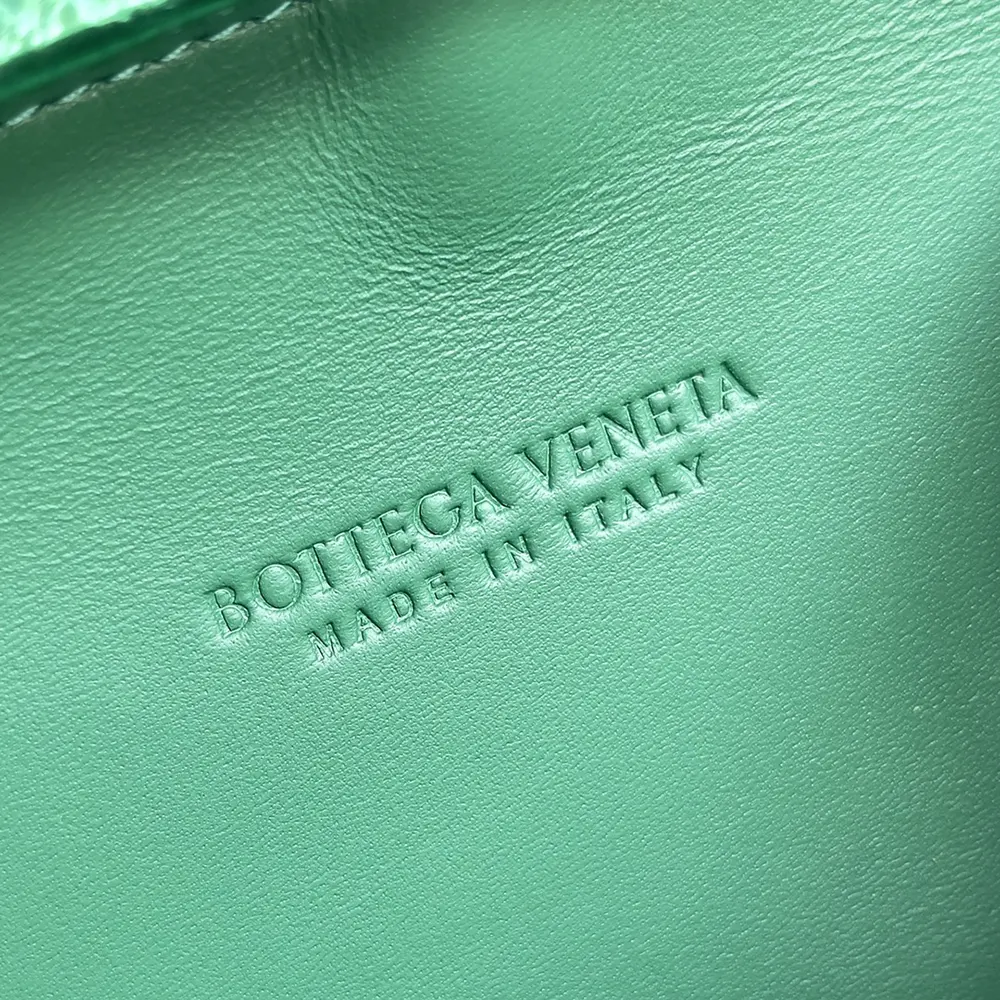 Bottega Veneta Women Knot Minaudiere On Strap-Green - image 10