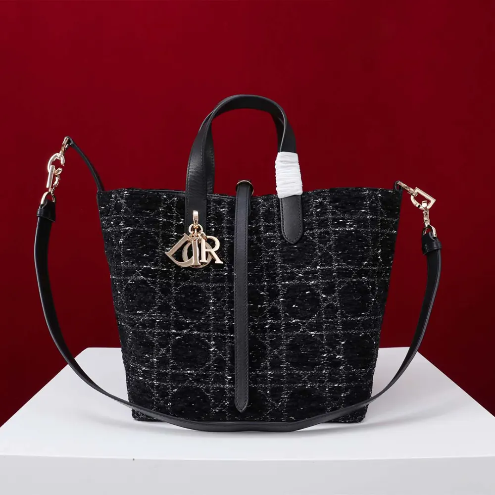 Close-up detail of white Cannage motif on Dior Women Medium Dior Toujours Vertical Tote Bag