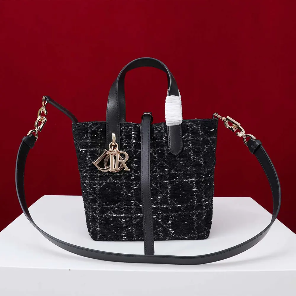 Close-up of white Cannage motif stitching on Dior Women Small Dior Toujours Vertical Tote Bag